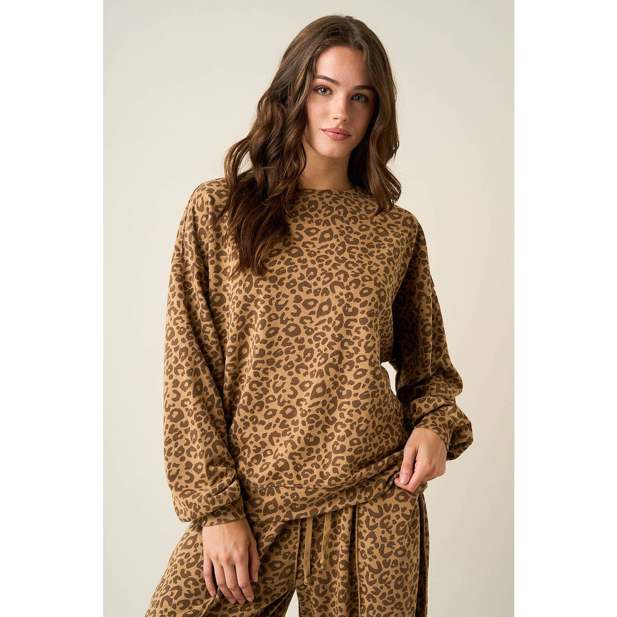 LEOPARD PRINT OVERSIZED LONG SLEEVE SWEATSHIRT