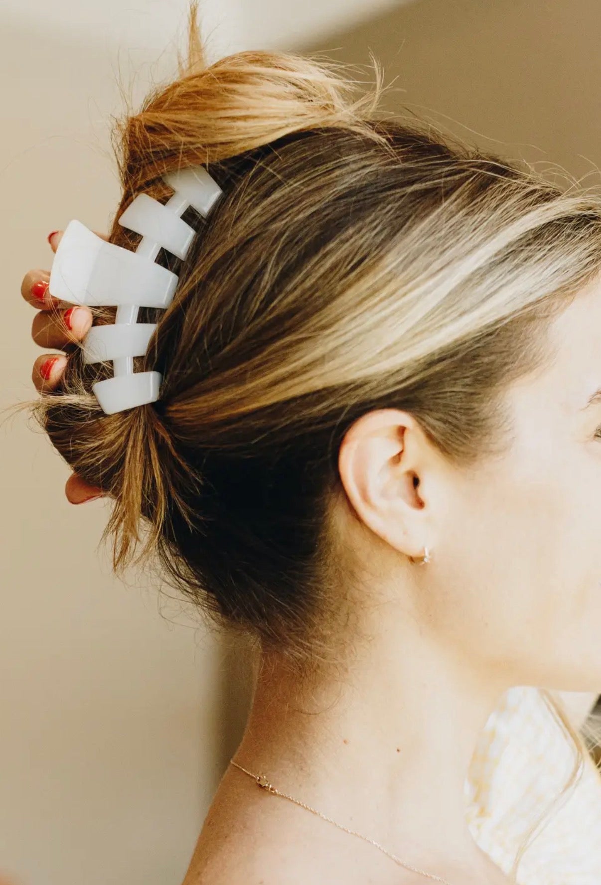 Classic Hair Clip | Large |
Coconut White