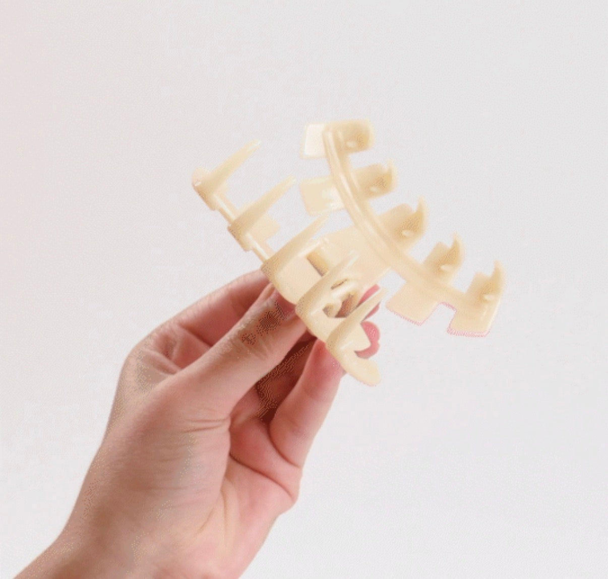 Classic Hair Clip | Large |
Coconut White