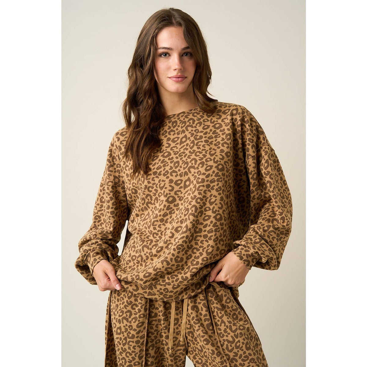 LEOPARD PRINT OVERSIZED LONG SLEEVE SWEATSHIRT