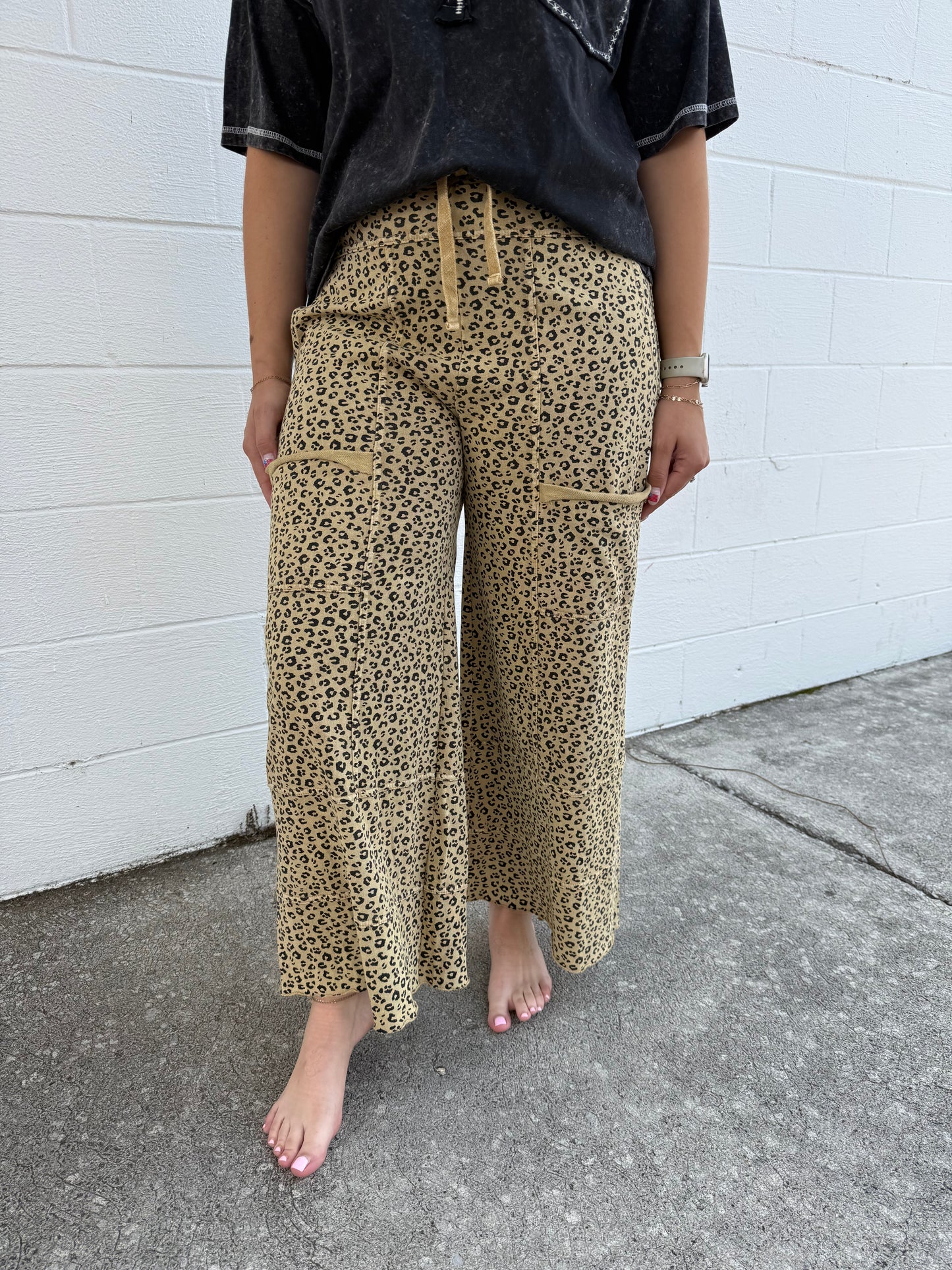 Easel Cheetah Pant