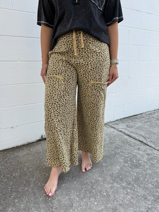 Easel Cheetah Pant