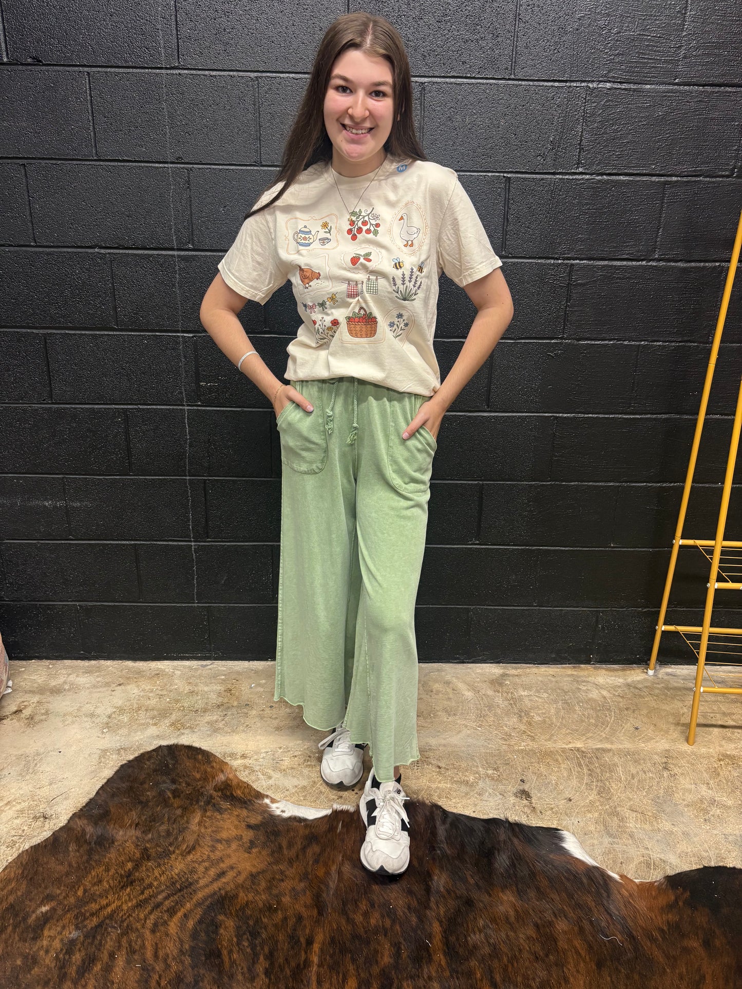 Easel Green Pants