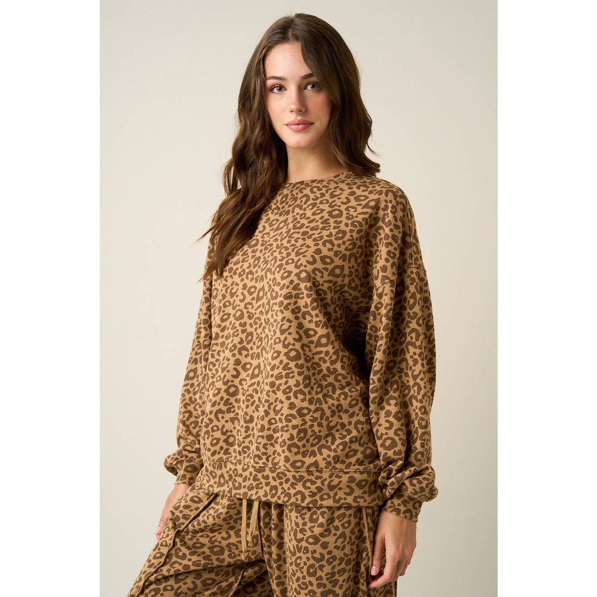 LEOPARD PRINT OVERSIZED LONG SLEEVE SWEATSHIRT