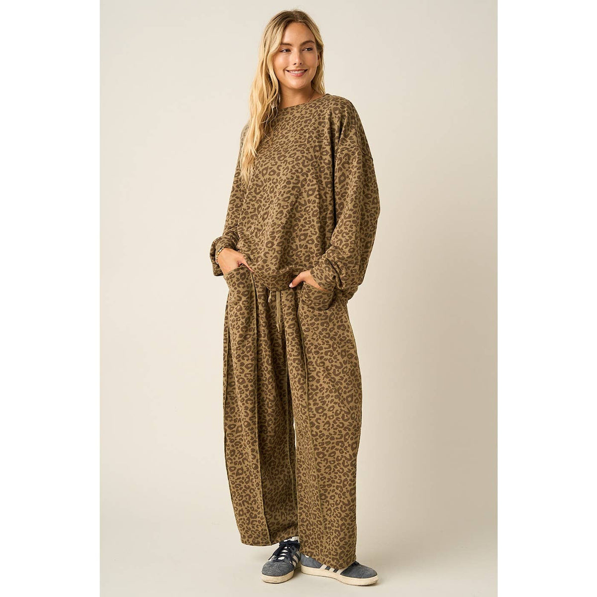 LEOPARD PRINT OVERSIZED LONG SLEEVE SWEATSHIRT