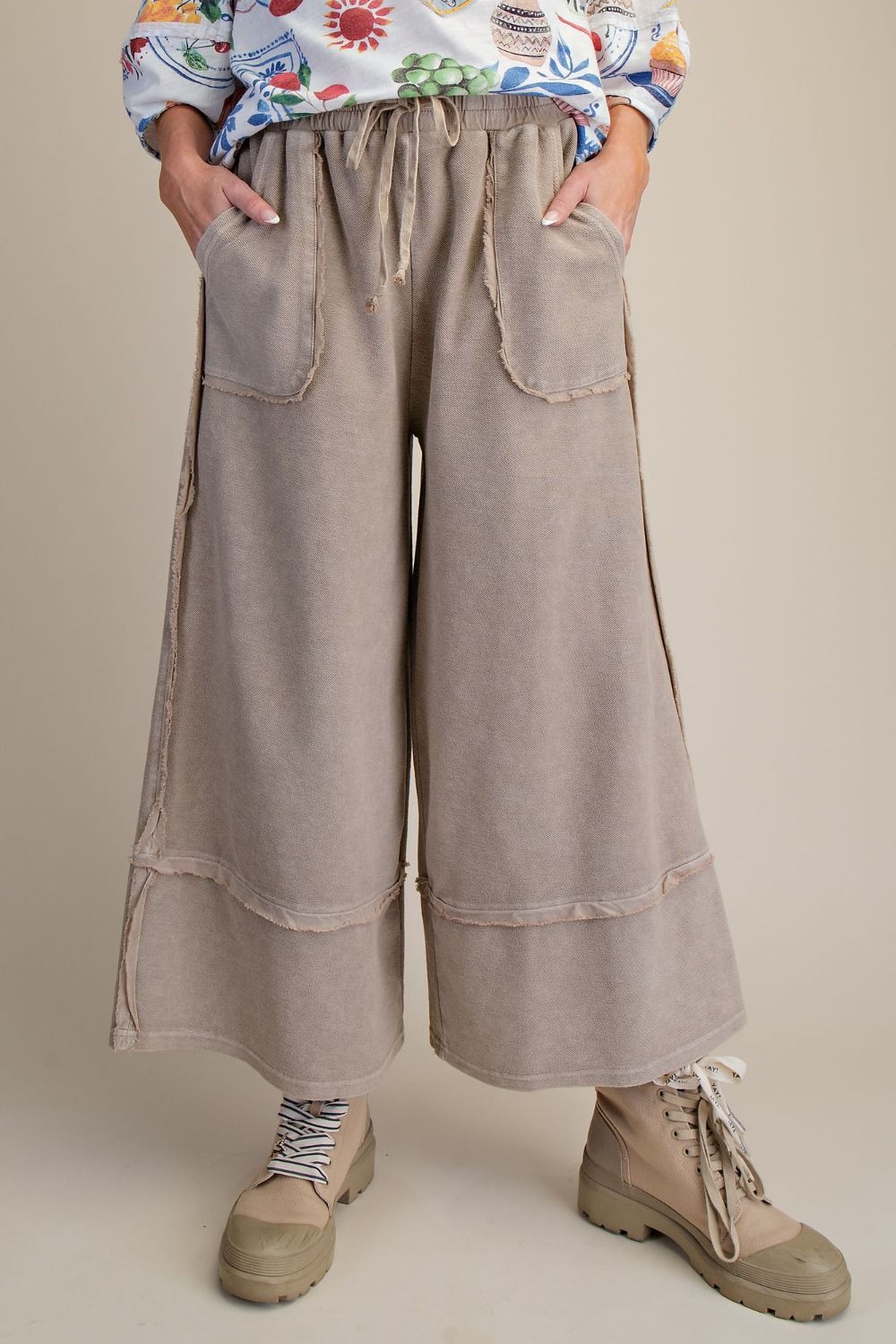 Easel Pants in Mushroom