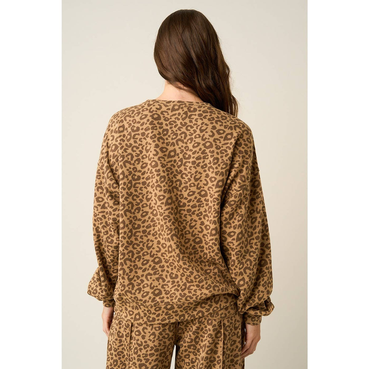 LEOPARD PRINT OVERSIZED LONG SLEEVE SWEATSHIRT