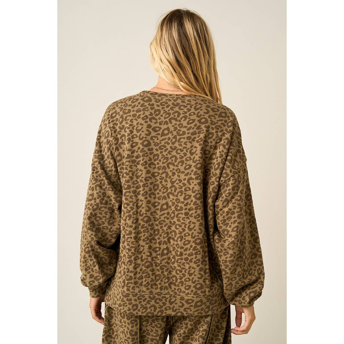 LEOPARD PRINT OVERSIZED LONG SLEEVE SWEATSHIRT