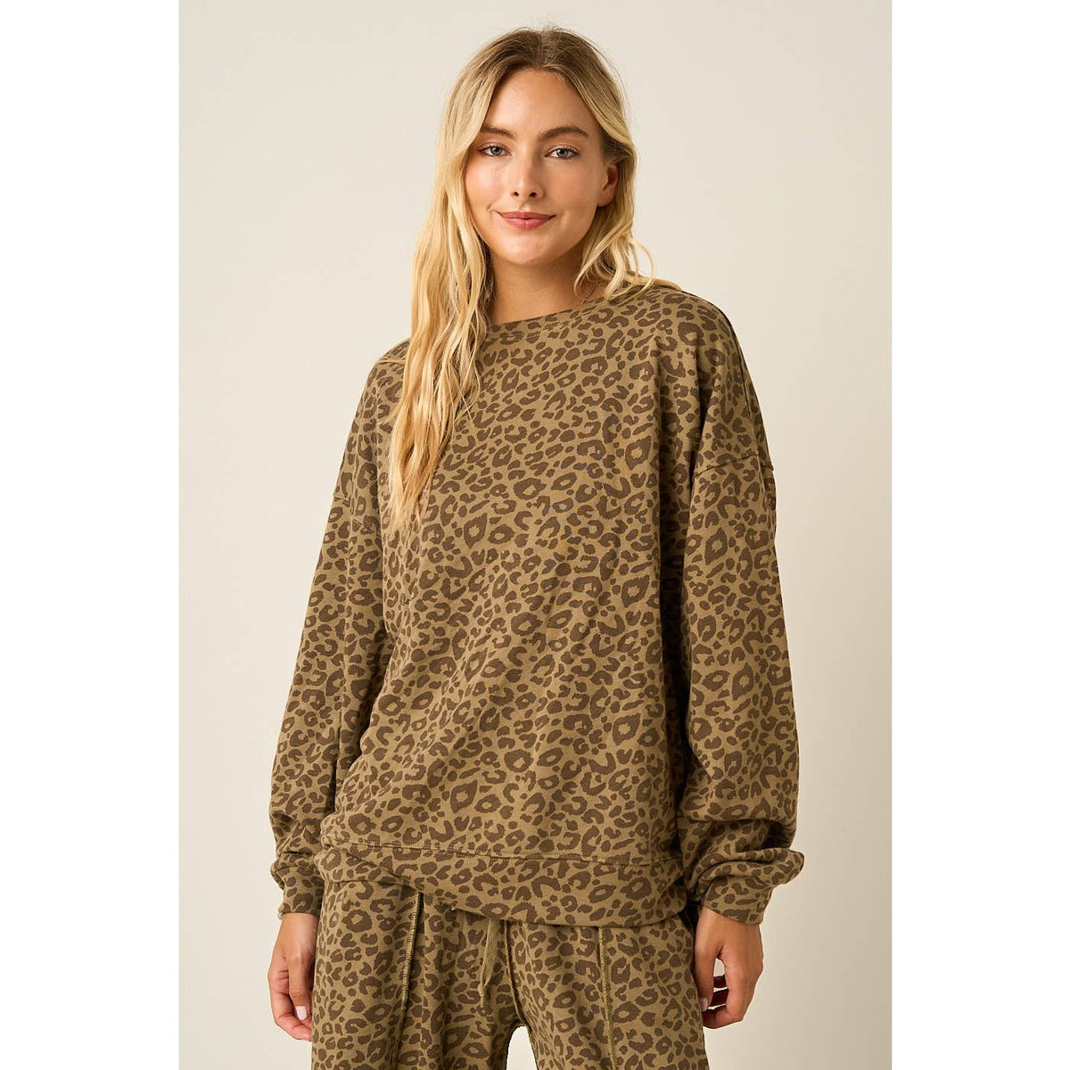 LEOPARD PRINT OVERSIZED LONG SLEEVE SWEATSHIRT